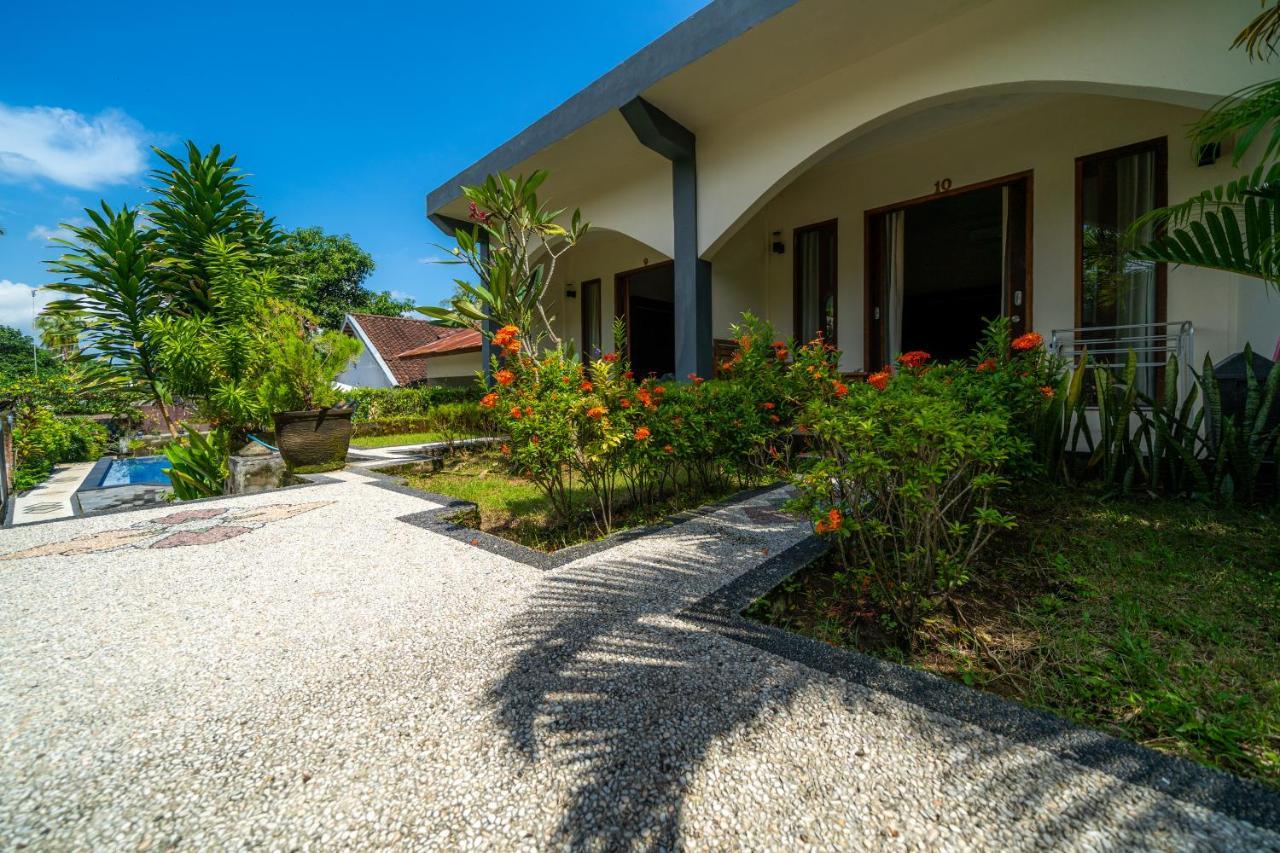 Family Garden Homestay Senggigi Exteriér fotografie