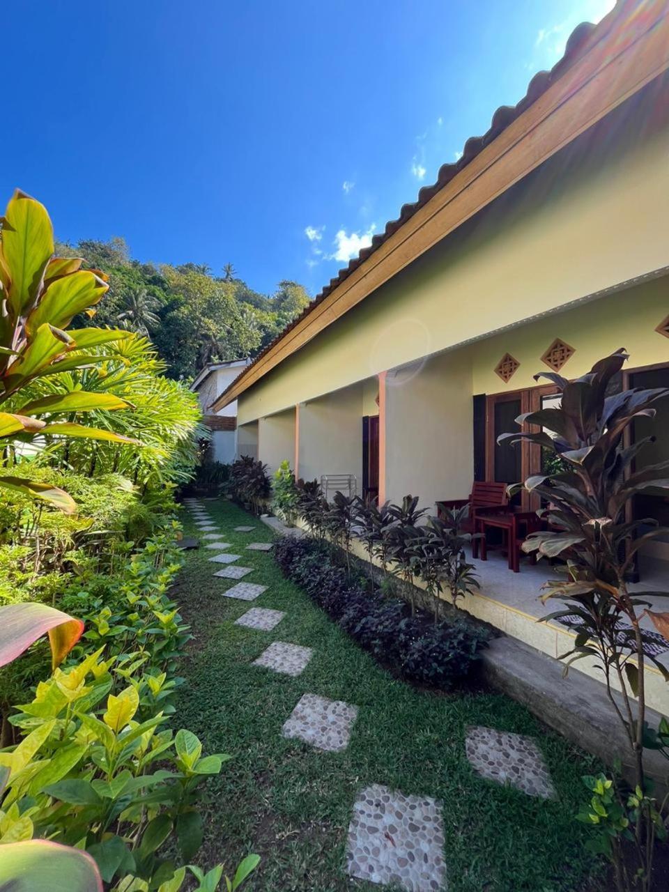 Family Garden Homestay Senggigi Exteriér fotografie