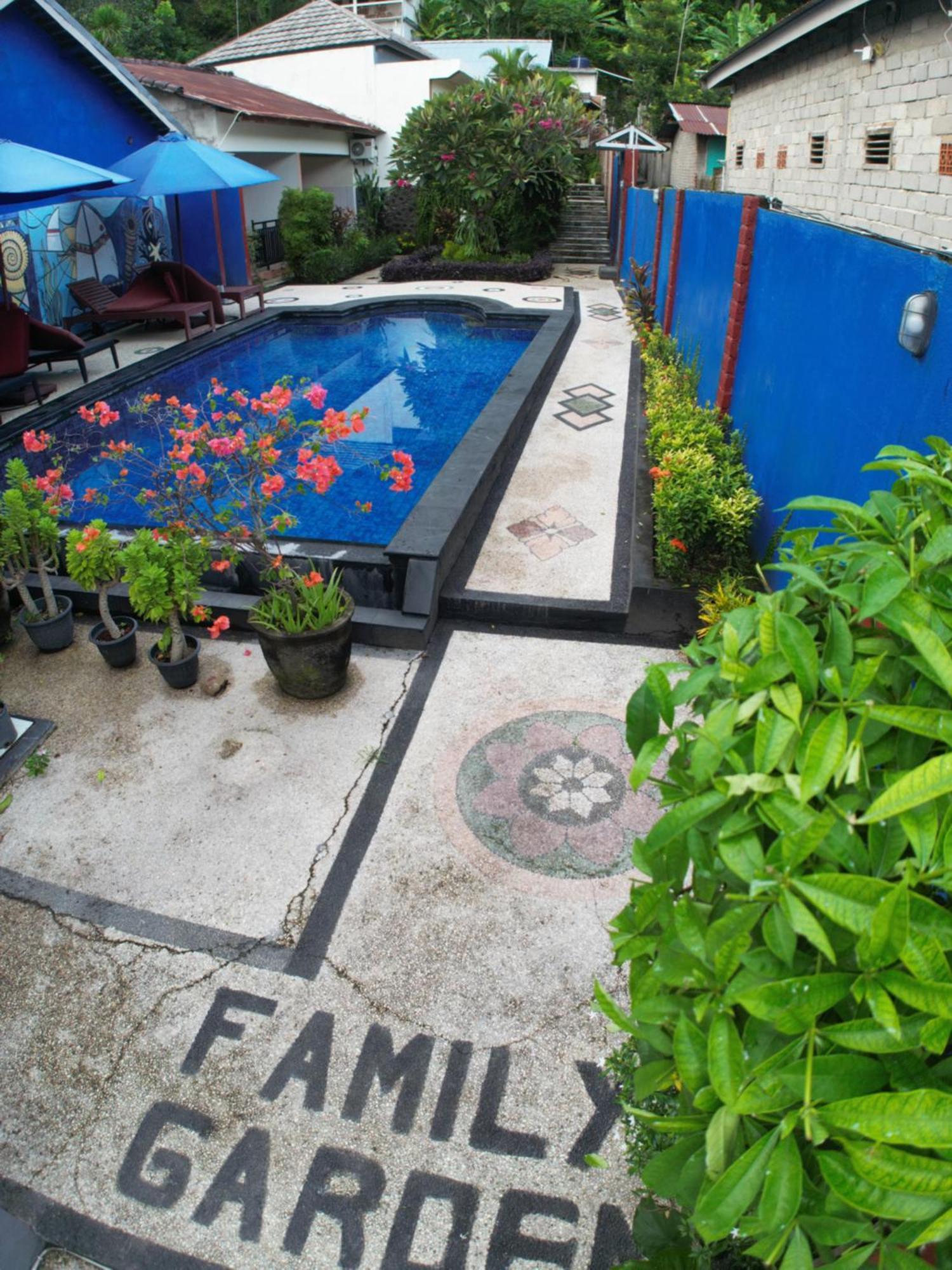 Family Garden Homestay Senggigi Exteriér fotografie